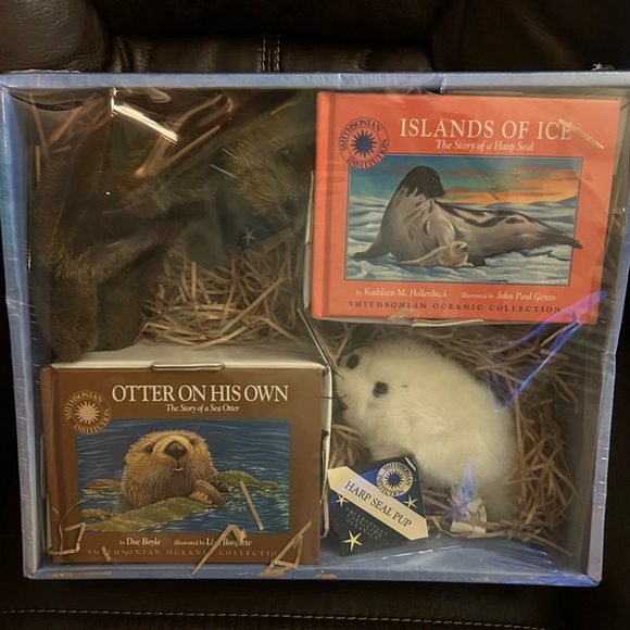 Smithsonian Oceanic Collection Wildlife Story & Stuffed Toy - Picture 2 of 7